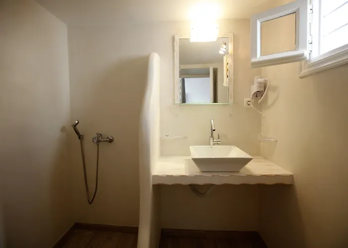 Nikos Hostel Mykonos Town