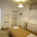 Nikos Auberge de jeunesse *