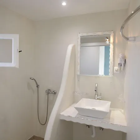 Hostel Nikos *