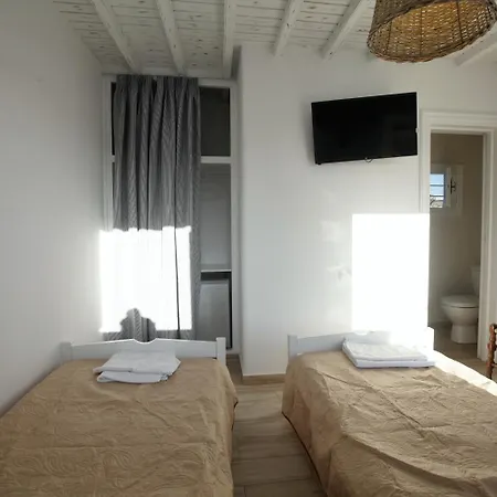 Nikos Hostel *