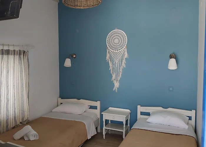 Nikos Auberge de jeunesse *