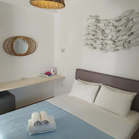 Nikos * Mykonos Town