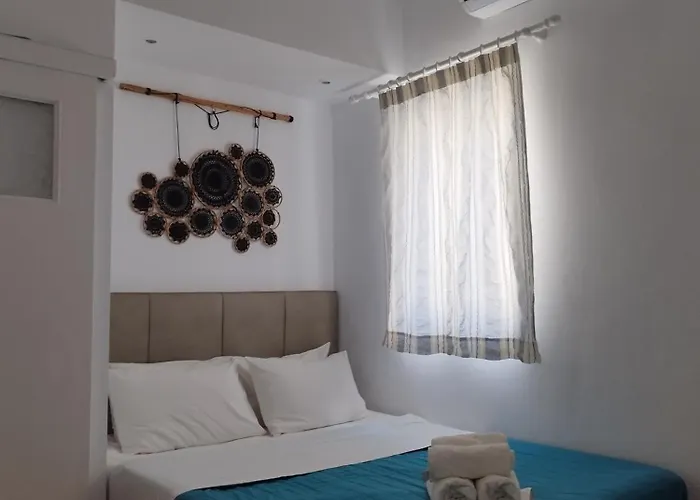 Nikos * Mykonos Town